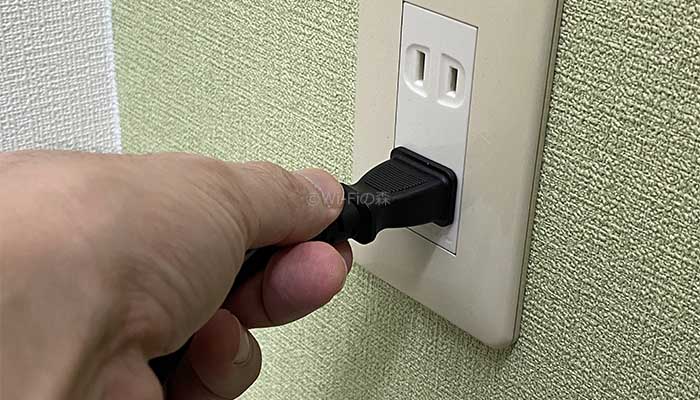 コンセントに挿せばhome5Gが使えます